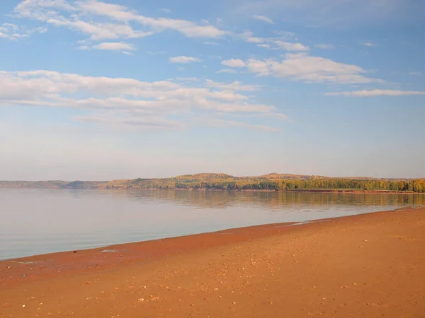 秋天的海滩 俄罗斯秋天的自然 俄罗斯 乌拉尔 彼尔姆地区 — 图库照片