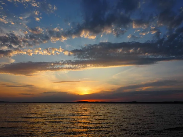 Tramonto Sul Grande Fiume Bellissimo Cielo Estate Russia Urali Regione — Foto Stock