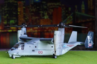 Oyuncak. Model 1 / 48 Tiltrotor MV-22 Osprey, VMM-163 