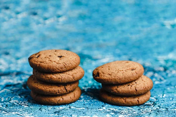 Biscuits Avoine Chocolat Sur Fond Turquoise — Photo