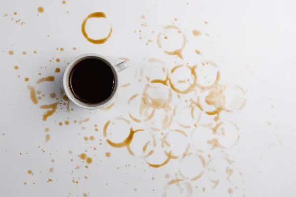 Una Taza Café Negro Con Decantador Crema Una Vista Superior —  Fotos de Stock