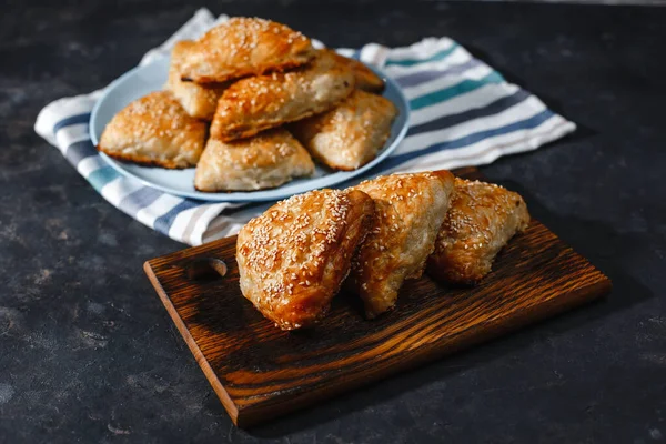 Asian Cuisine Homemade Samsa Chicken Sesame Greens Dark Background Top — Stock Photo, Image