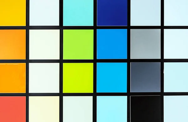 Образцы цветной керамической плитки. Палитра квадратных плиток . — стоковое фото
