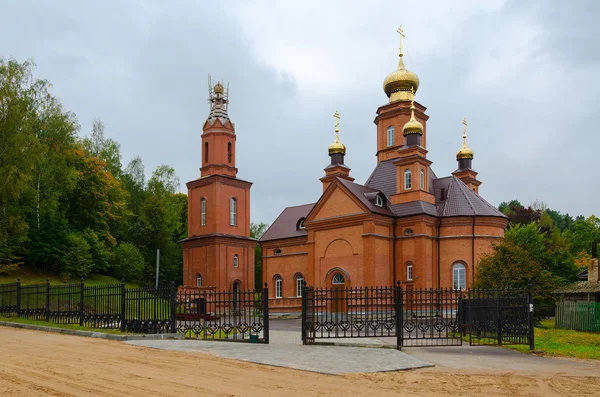 Polykowitschskaja krynica, Dreifaltigkeitskirche, Bezirk Mogilew, Weißrussland — Stockfoto
