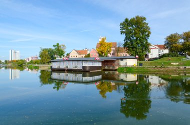 Görünüm Trinity banliyösü ve Svisloch Nehri, Minsk, Beyaz Rusya