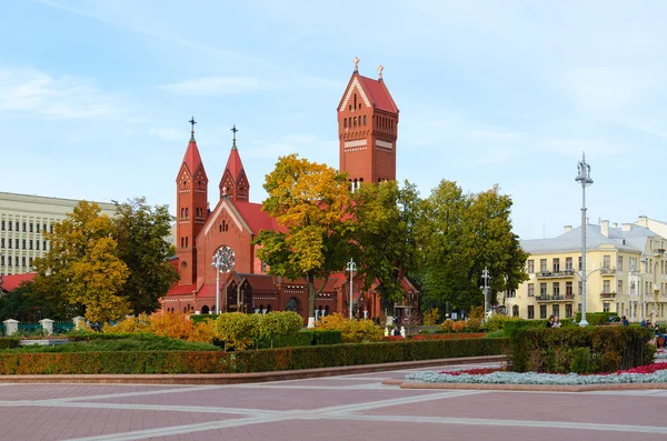 Igreja Católica dos Santos Simão e Helena, Minsk, Bielorrússia — Fotografia de Stock