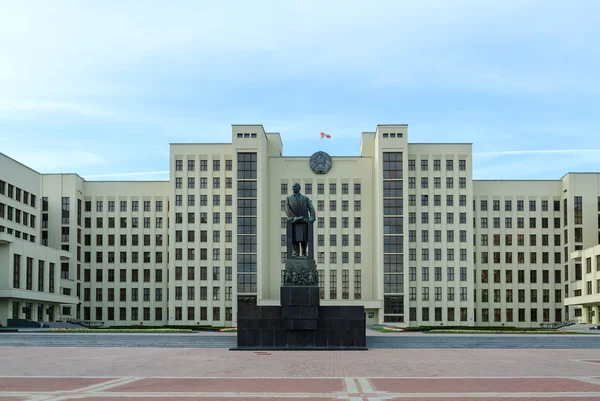 Lenine Monumento e Governo Casa da República da Bielorrússia, Minsk — Fotografia de Stock