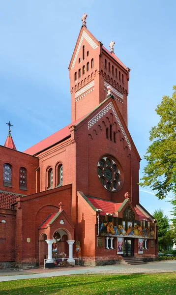 Helgonkyrkan Simon och Helena (Röda kyrkan), Minsk, Vitryssland — Stockfoto