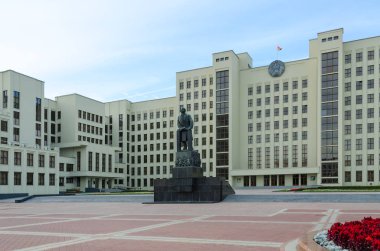 Anıt Lenin ve hükümet binası bağımsızlık Meydanı ' nda Minsk, Beyaz Rusya