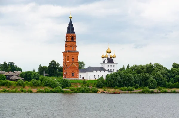 Iglesia de la Natividad en la aldea Priluki del distrito de Uglich, Rusia —  Fotos de Stock