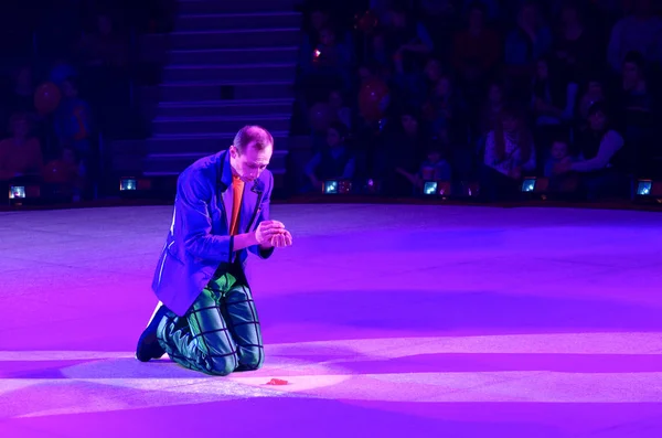 Auftritt des Clowns des Moskauer Zirkus on Ice auf Tournee — Stockfoto