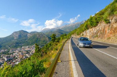 Dağ yolu üzerinden sahil Budva, Karadağ