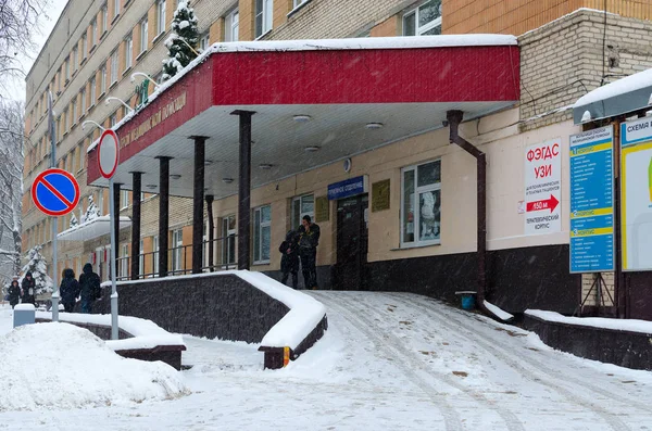 戈梅利市临床急救医院，白俄罗斯 — 图库照片
