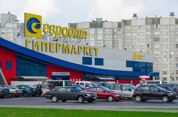 Hypermarket Euroopt on Khatayevich Street, Gomel, Belarus — Stock Photo, Image