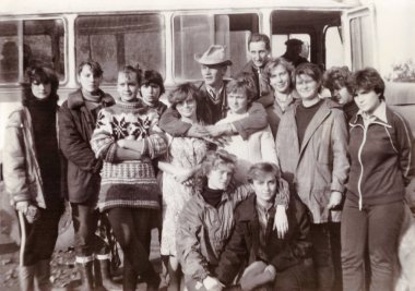Vitebsk tıp Enstitüsü (vintage siyah ve beyaz fotoğraf 1988 toplu gruptaki öğrenciler)
