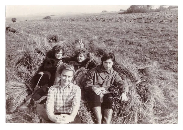 Vitebsk tıp Enstitüsü (vintage siyah ve beyaz fotoğraf 1988 toplu gruptaki öğrenciler)