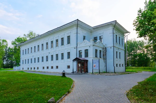 Muzeum a výstavní komplex veřejných místech na katedrále Hill, Ples, Rusko — Stock fotografie