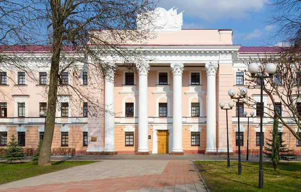 Construção do Comité de Segurança do Estado da região de Gomel, Gomel, Bielorrússia — Fotografia de Stock