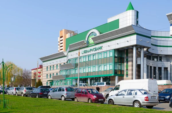 Edificio de JSC ASB Belarusbank branch 300, Frunze Street 6a, Gomel, Belarús — Foto de Stock