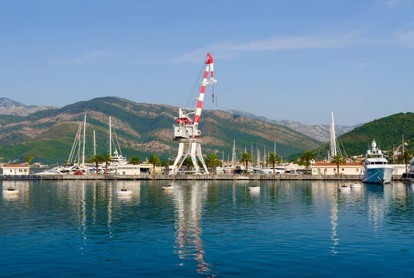 Bay wybrzeżu Tivat, Tivat, Czarnogóra — Zdjęcie stockowe