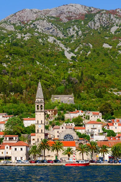 Hermosa vista de tsea a Perast, Kotor Bay, Montenegro —  Fotos de Stock
