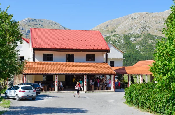 Restaurang i byn Negushi, Montenegro — Stockfoto