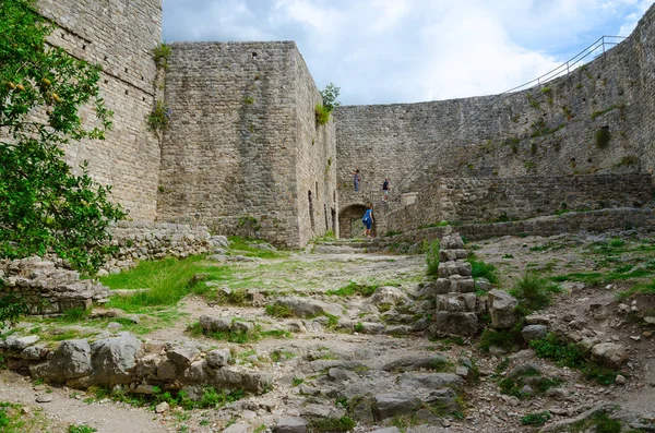 Tembok benteng kuno di Old Bar, Montenegro — Stok Foto