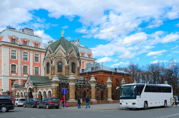 神 (石の博物館)、ロシア連邦、サンクトペテルブルクの母のイベリアのアイコンの教区会の礼拝堂 — ストック写真
