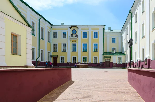 Universidad Estatal de Polotsk (complejo de edificios del antiguo colegio jesuita), Bielorrusia — Foto de Stock