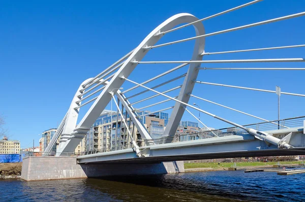 Lazarevsky brug over de rivier van de Nevka van Malaya, St. Petersburg, Rusland — Stockfoto