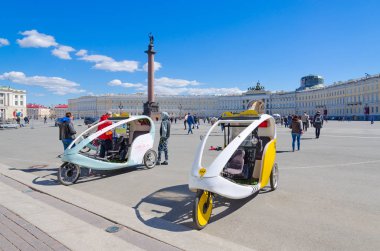 Döngüsü taksi Palace Meydanı, St. Petersburg, Rusya Federasyonu