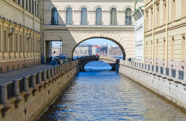 Einsiedelei Brücke über Kanal Wintermulde, st. petersburg, russland — Stockfoto