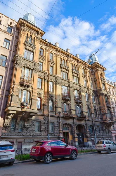 Stará budova na Bolšoj Kazachiy pereulok, St. Petersburg, Rusko — Stock fotografie