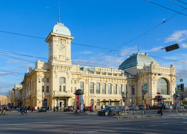 Vitebsk tren istasyonu, Zagorodny Prospekt, St. Petersburg, Rusya Federasyonu görünümünden