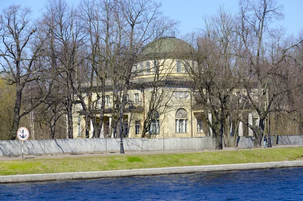 Dacha książę Oldenburg na wyspie kamienny, St. Petersburg, Federacja Rosyjska — Zdjęcie stockowe