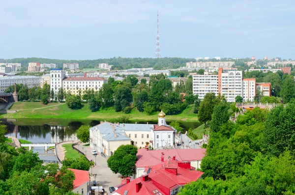 Widok z góry klasztoru Świętego Ducha, nabrzeże rzeki Dźwiny Zachodniej, Vitebsk, Białoruś — Zdjęcie stockowe