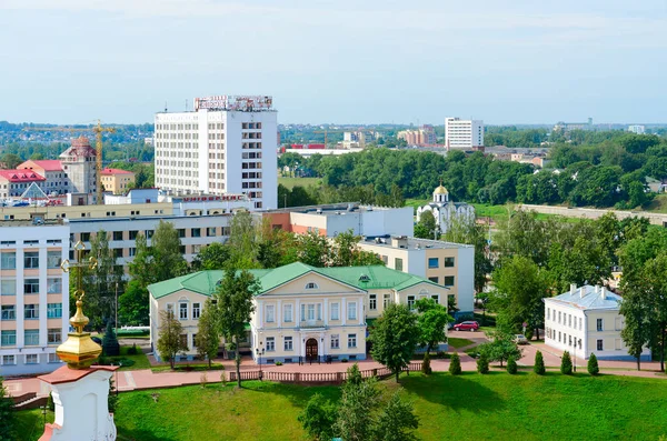 Op widok teatru lalek, turystyczny hotel kompleks "Witebsk Hotel", sklepie, Cerkiew Zwiastowania, Vitebsk, Białoruś — Zdjęcie stockowe