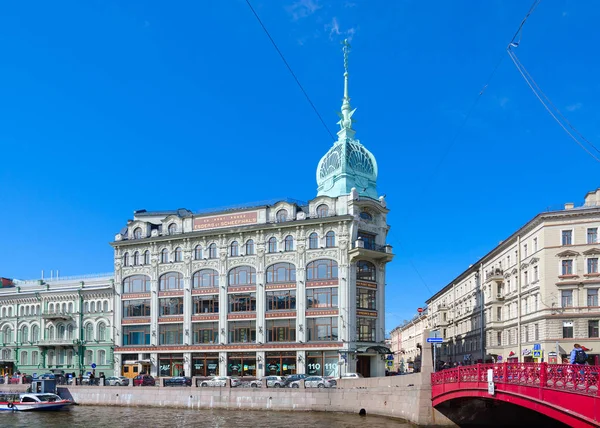 Handelshuset Esders och Scheefhals, kajen Moika-floden, St. Petersburg, Ryssland — Stockfoto