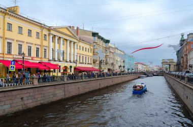 Gezi teknesi Griboedov kanal, St. Petersburg, Rusya Federasyonu