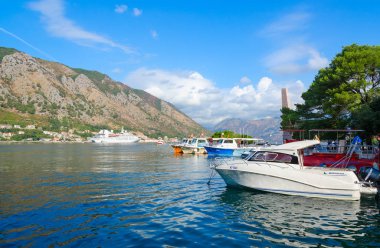 Güzel manzara Körfezi Kotor, Karadağ