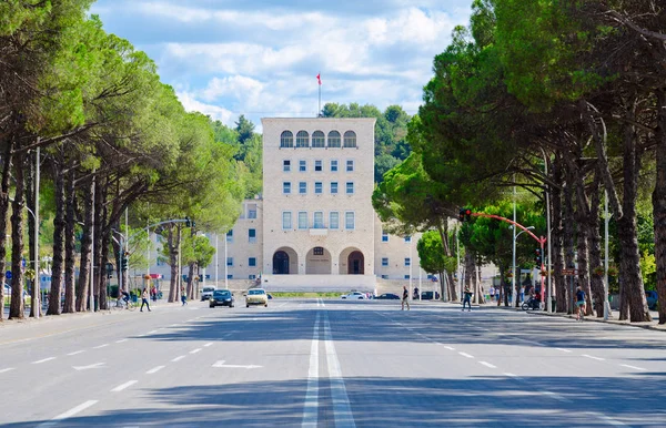 Tiran Politeknik Üniversitesi Bulvarı şehit, Arnavutluk