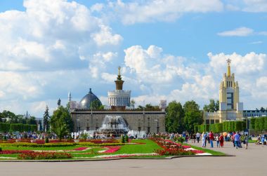 Ukrayna ve Çeşme sergi başarıları, Ulusal Ekonomi, Moskova, Rusya taş çiçek köşk