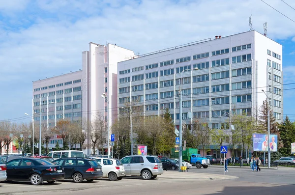 Byggnad av fabriksledningen av Open Joint Stock Company Stankogomel, Vitryssland — Stockfoto
