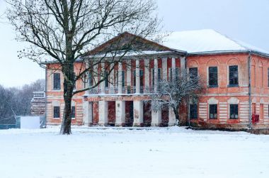 Terk edilmiş manor house of Chaletsky ve Voynich-Senkozheskiy, Khalch Köyü, Beyaz Rusya
