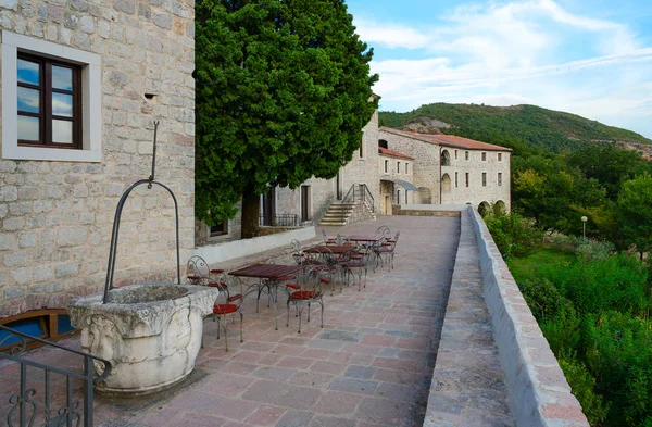 Kloster Podmaine, eller Podostrog, Budva, Montenegro — Stockfoto