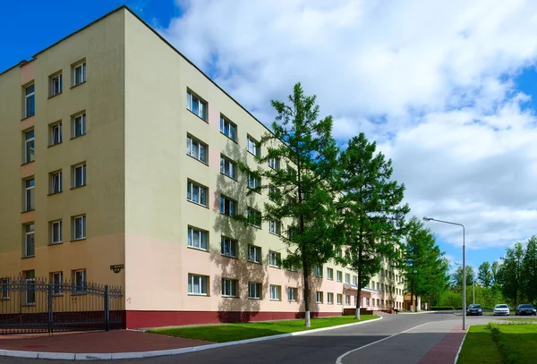 Dormitorio No. 4 de Vitebsk Orden Estatal de Amistad de los Pueblos de la Universidad Médica, Vitebsk, Bielorrusia — Foto de Stock