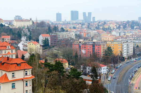 Vista desde la plataforma de observación de Vysehrad a Praga, República Checa — Foto de Stock