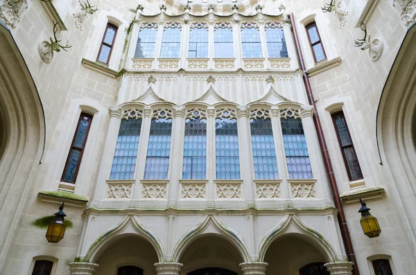 Burg hluboka nad vltavou, Südböhmen. Architektonische Details — Stockfoto