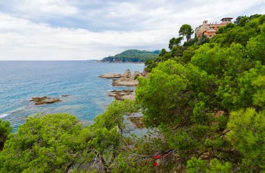 Ismarlayarak kayalık sahil, Lloret de Mar, Costa Brava, Katalonya, İspanya