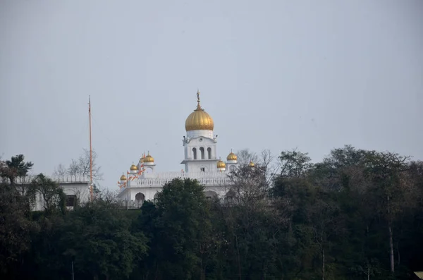 Fotoğraf Beas Nadaun Nehri kıyısında çekildi Hiamchal Pradesh Hindistan 
